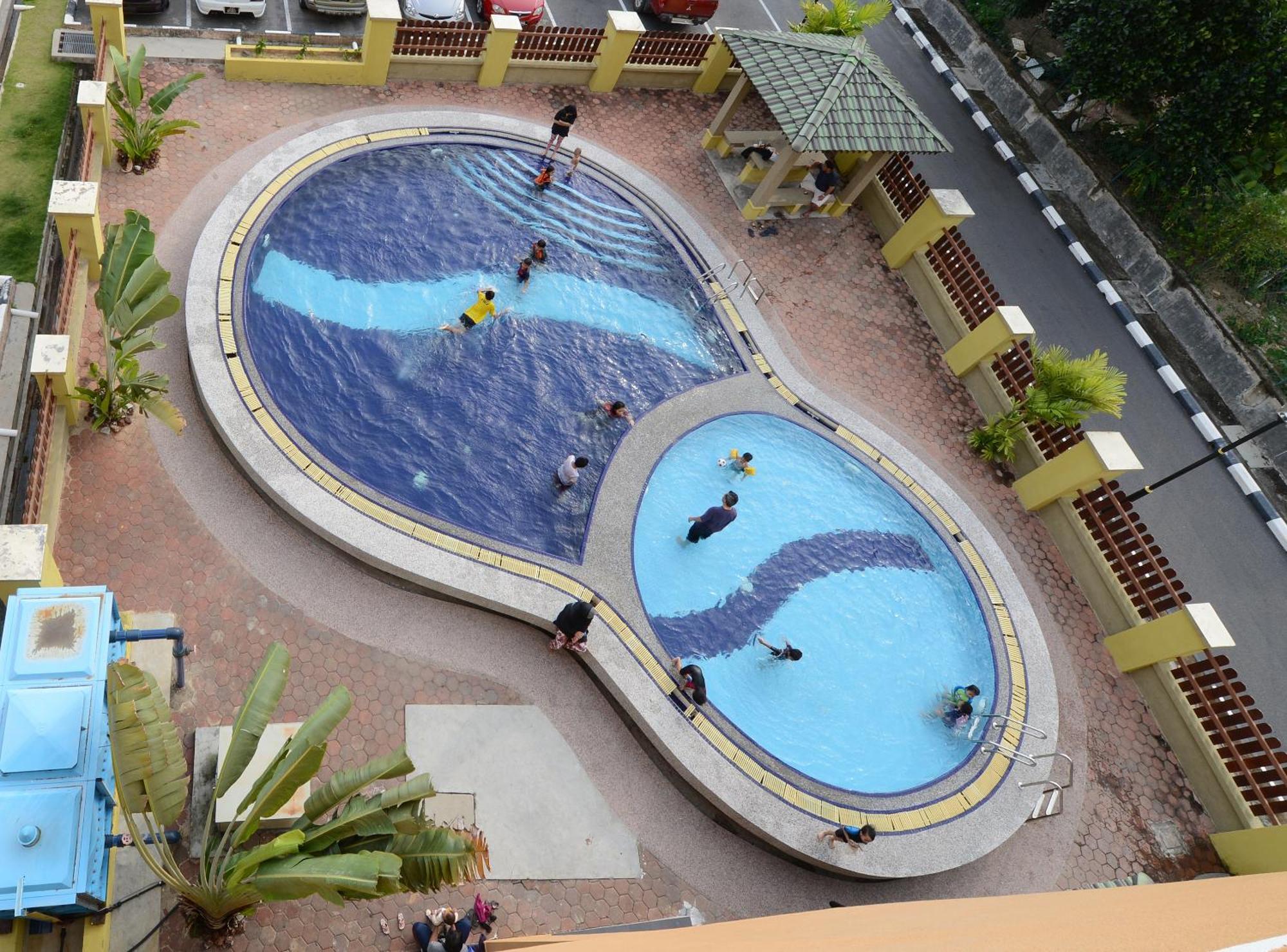 Puteri Bay